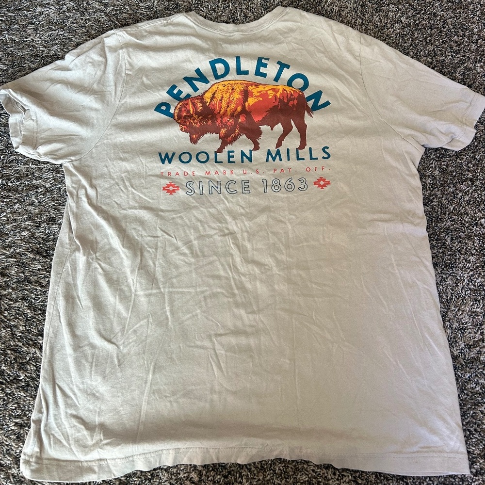 Men’s Pendleton shirt